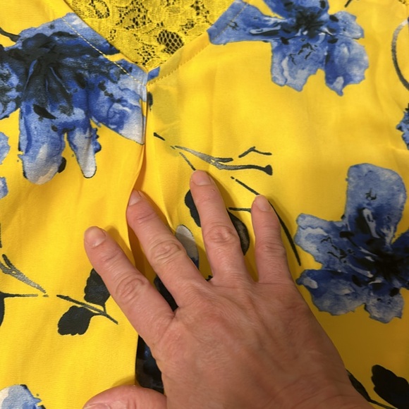 Beautiful yellow and blue silk short sleeve blouse with detailed embroidery, S - Picture 5 of 6